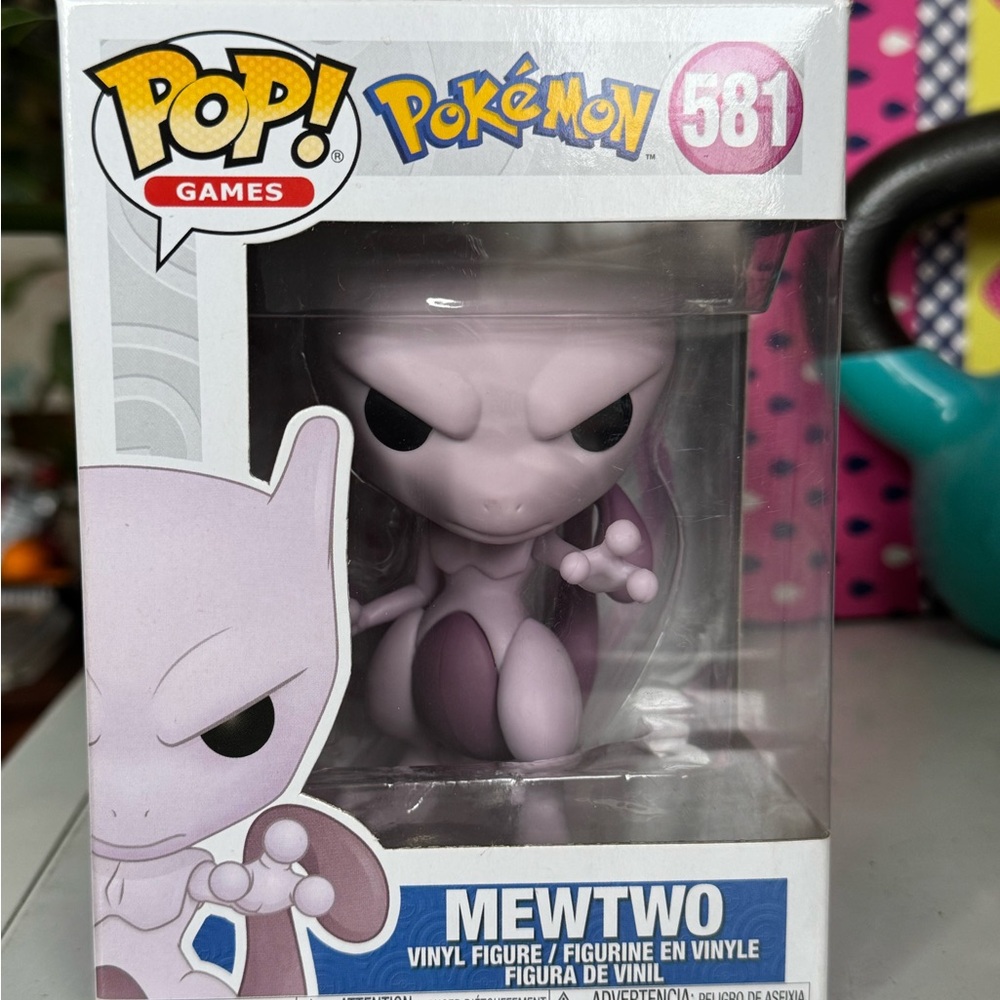 Funko Pop! Games Pokémon Mewtwo Vinyl Figure